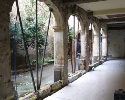 En cours dans un couvent du XVIIIe siècle à Nancy en cœur d’ilot